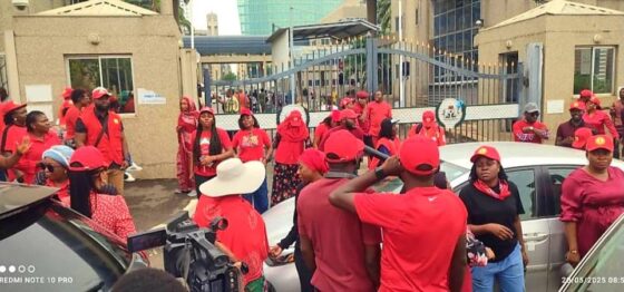 TUC Members Storm Ministry of Finance headquarters in Abuja Over Unpaid Allowances.
